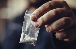 خطرات مصرف مواد محرک بر دوام ایمپلنت دندانی